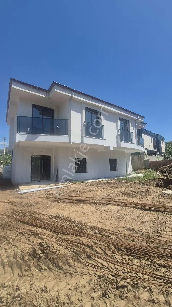 Kuşadası Davutlarda Ultura Lüks Villa. 3+1 Havuzlu