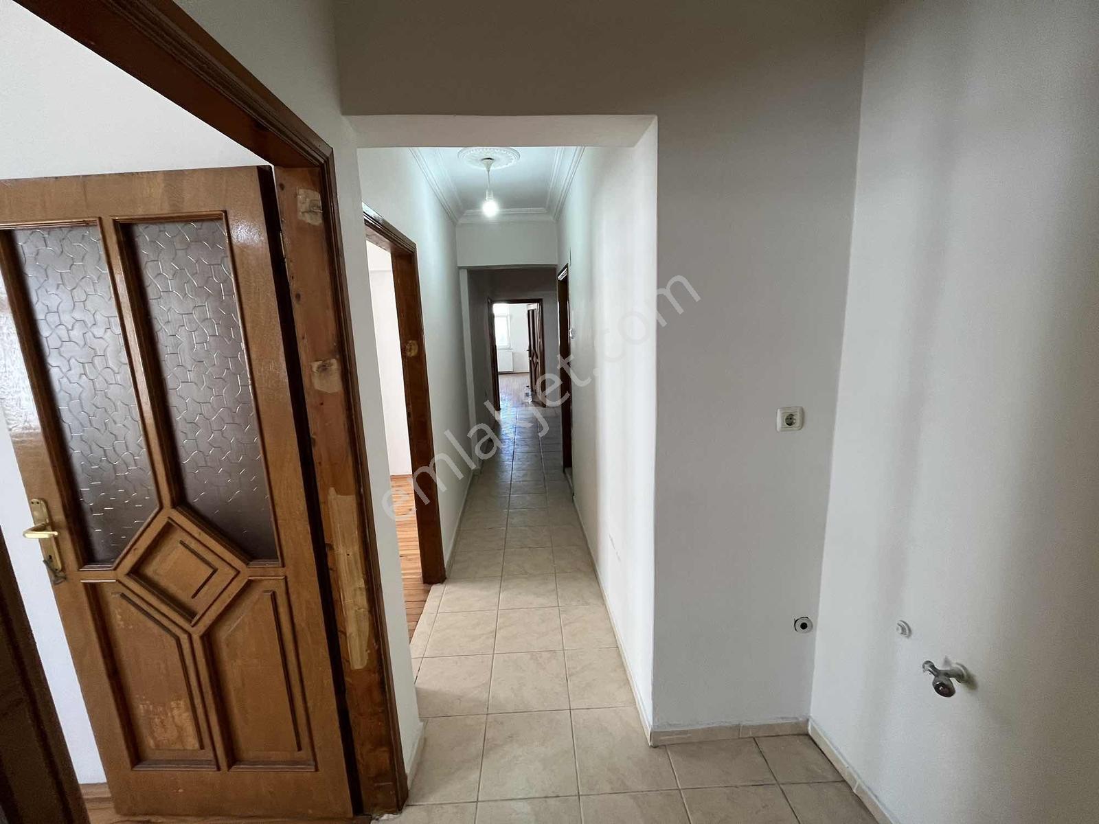 Yağmur Emlak'tan Tekkeköy'de Cadde Üstünde 3+1 Kiralık Daire - Görsel 27