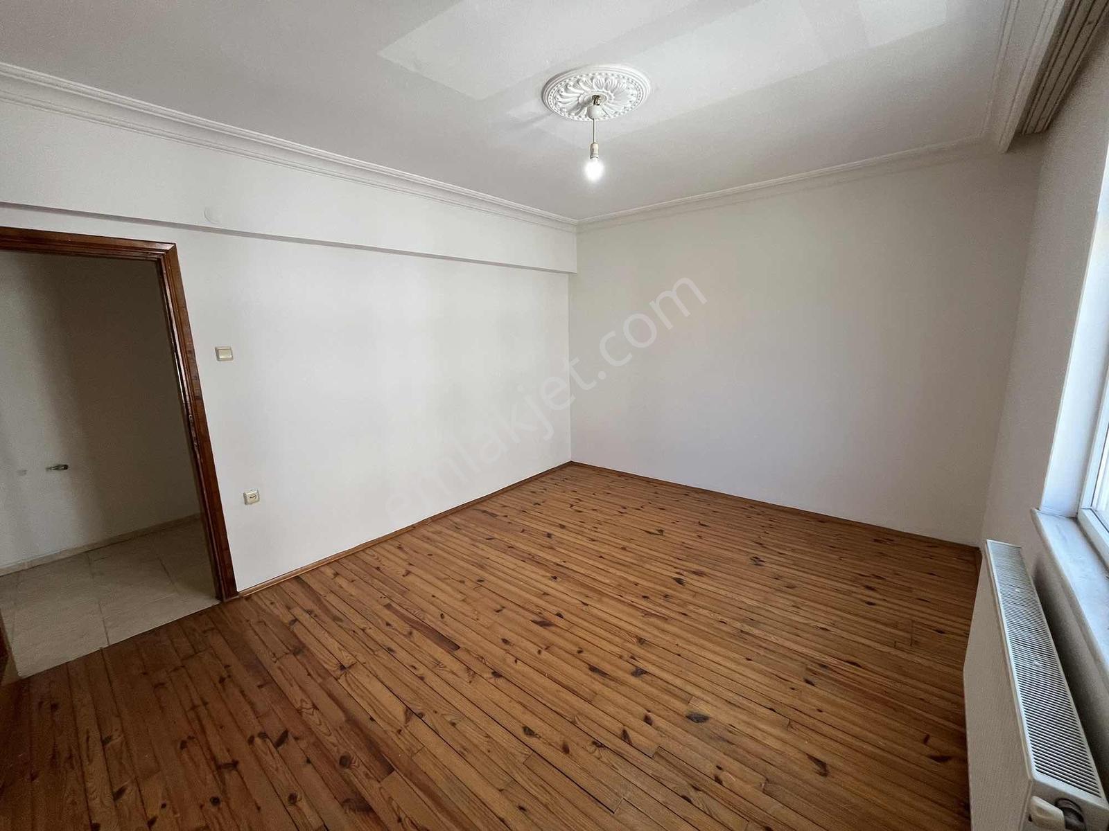 Yağmur Emlak'tan Tekkeköy'de Cadde Üstünde 3+1 Kiralık Daire - Görsel 33