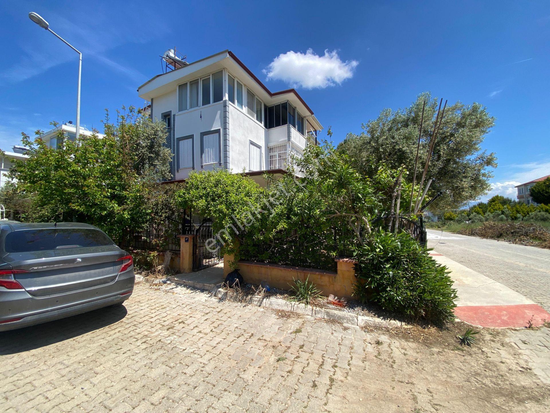 Didim Altınkum Mahallesi Denize Yakın Eşyalı 3+1 Bahçeli Villa - Görsel 2