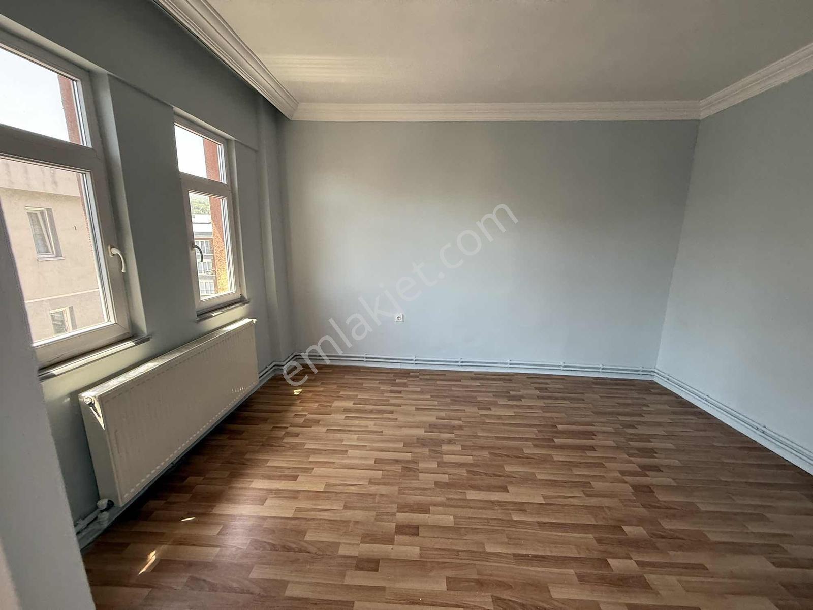 Yağmur Emlaktan Acil Cadde Ve Güney Cepheli İçi Yapılı 3+1 Daire - Görsel 19