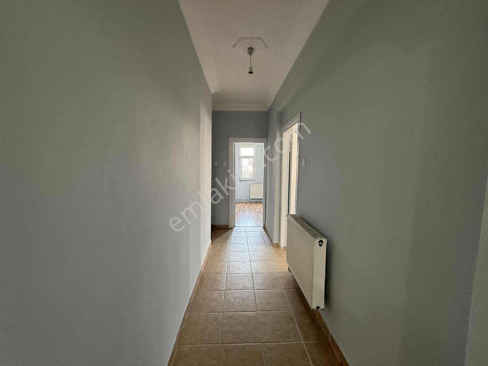 Yağmur Emlaktan Acil Cadde Ve Güney Cepheli İçi Yapılı 3+1 Daire - Görsel 24