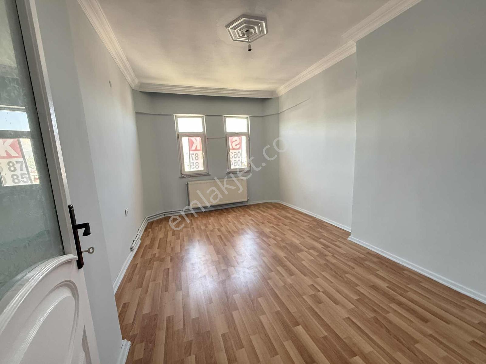 Yağmur Emlaktan Acil Cadde Ve Güney Cepheli İçi Yapılı 3+1 Daire - Görsel 13