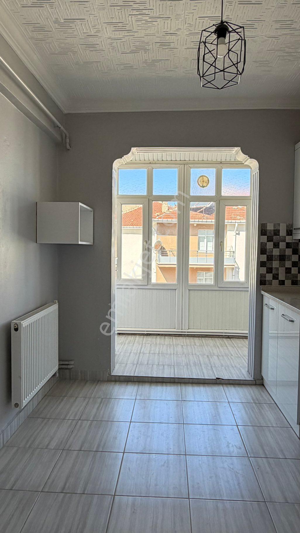 Zirve Emlak Satıyorr Yarenler Köşe 2+1 4.kat Daire Kaçmaz - Görsel 18