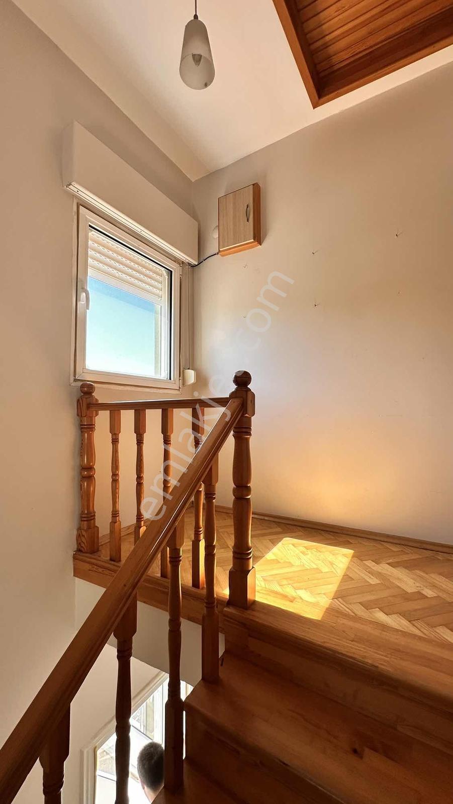 Güzelbahçe Yelki'de Site İçinde Tam Müstakil 4+1 Villa - Görsel 12