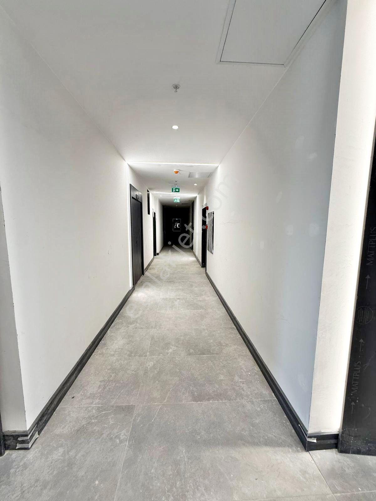 Metefor Kule Avm De Teras Balkonlu Kiralık 2+1 Ofis - Görsel 27