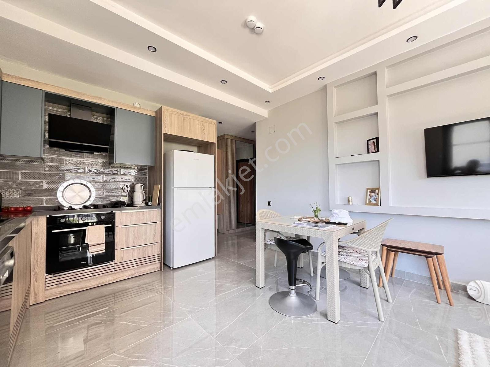 Full Eşyalı 2+1 Kat Mülkiyeti Deniz Manzaralı Havuzlu Peyzajlı - Görsel 3
