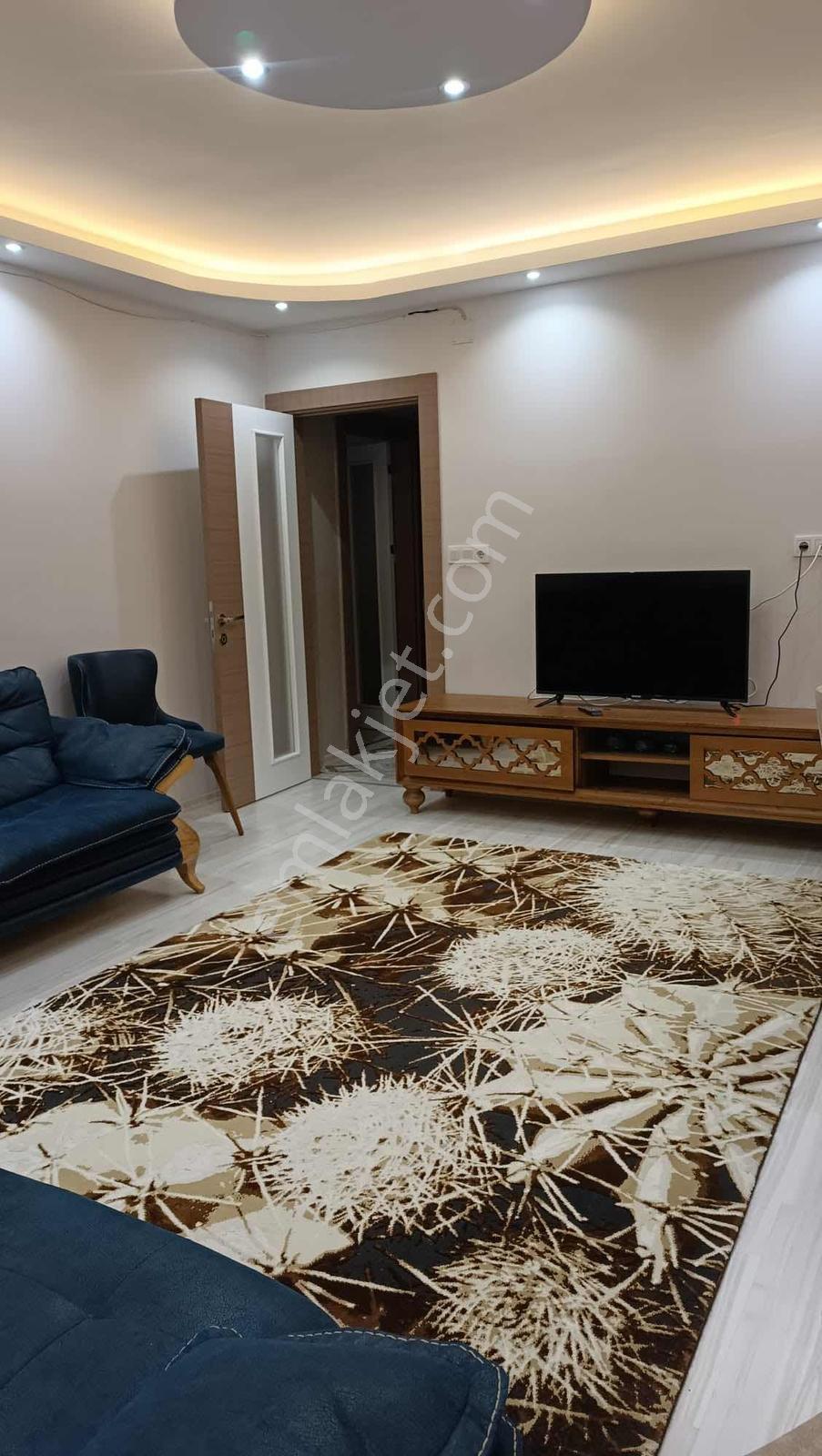 Ergenekon Mahallesinde 3+1 Eşyalı Kiralık Daire