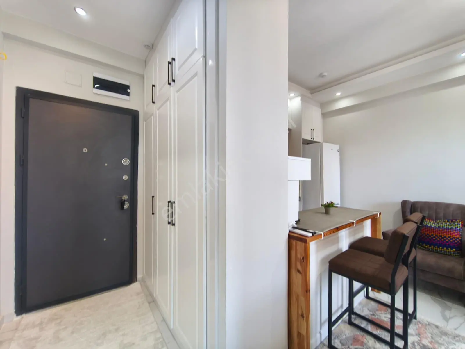 King 'den Ayaş’ta Deniz Manzaralı Genel İskanlı Full Eşyalı 1+1 Satılık Daire! 🌊🏡 - Görsel 5