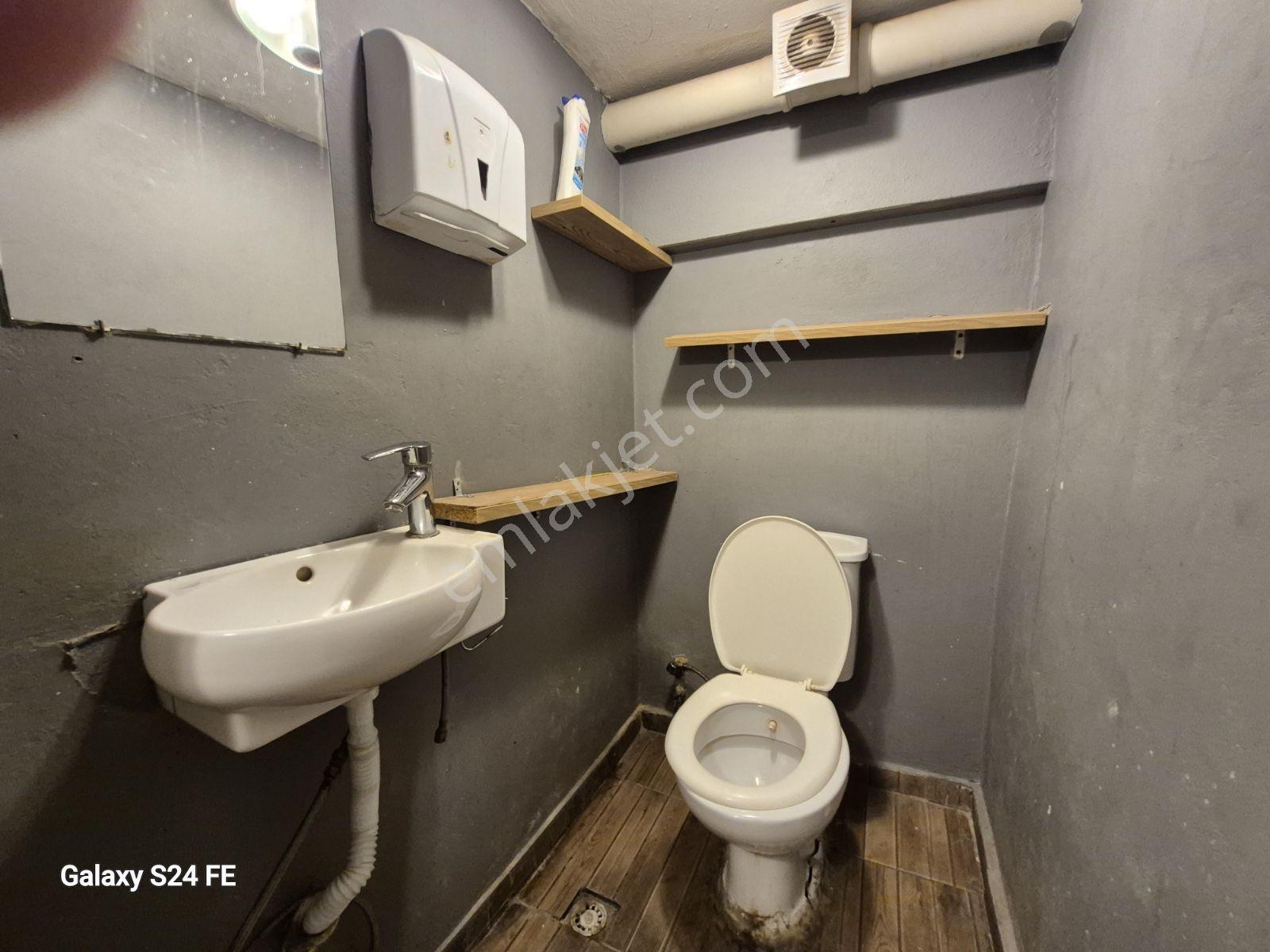 Alsancak'ta Hareketli Sokakta Ön Kullanımlı Kiralık Dükkan - Görsel 29