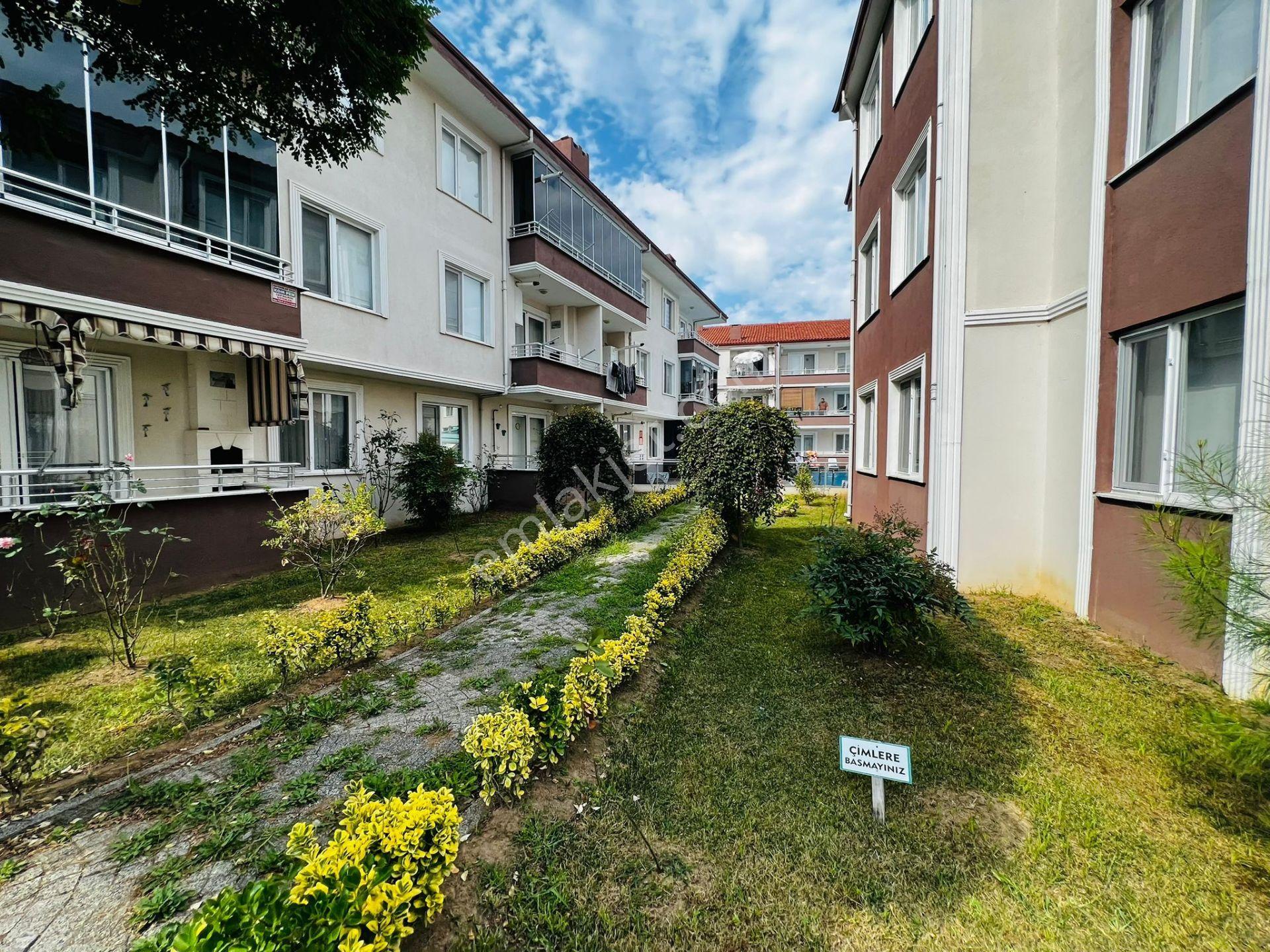 Karasu Çiğdem Emlaktan...efsane Site ^^karanfil^^de Havuz Başı - Görsel 14
