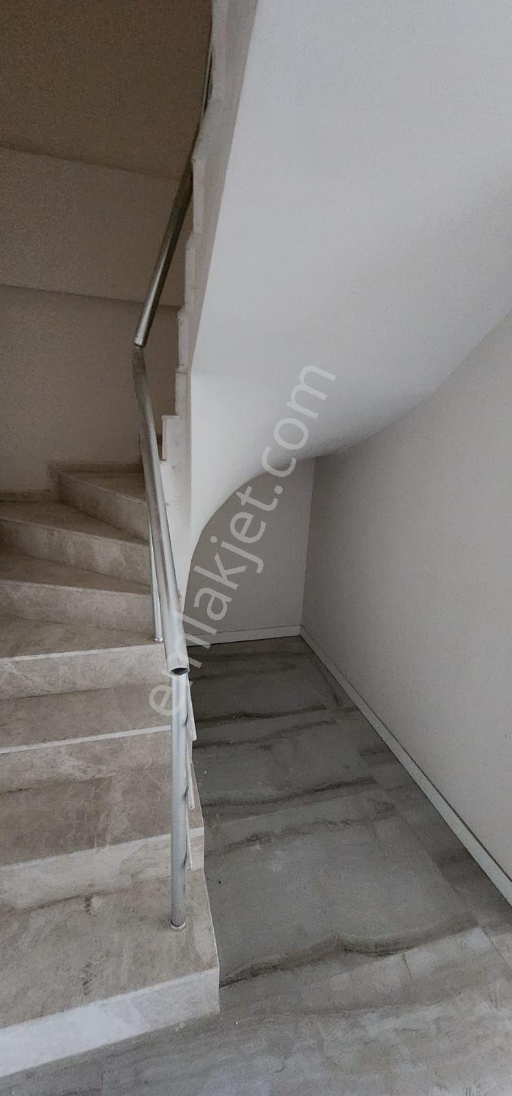 İzmir Bayraklı Osmangazide Sıfır 3+1 Dubleks Kiralık Daire - Görsel 35