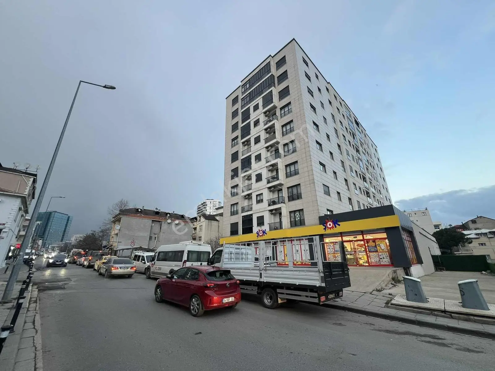 Royal'den E-5'e 1_dk 440.000 Tl Kurumsal Kiracılı 1.600m2 Dükkan - Görsel 2