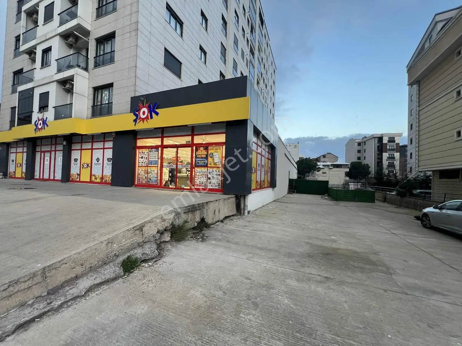 Royal'den E-5'e 1_dk 440.000 Tl Kurumsal Kiracılı 1.600m2 Dükkan - Görsel 5