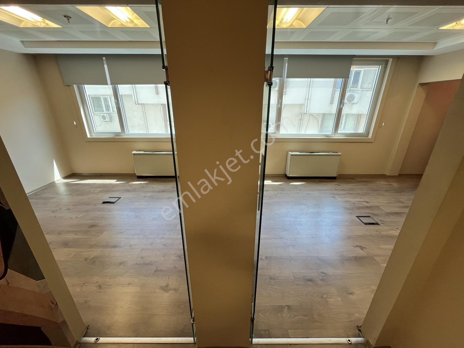 Royal'den E-5 1_dk Omega Deniz Plaza Prestijli 164m2 3.kat Ofis! - Görsel 19