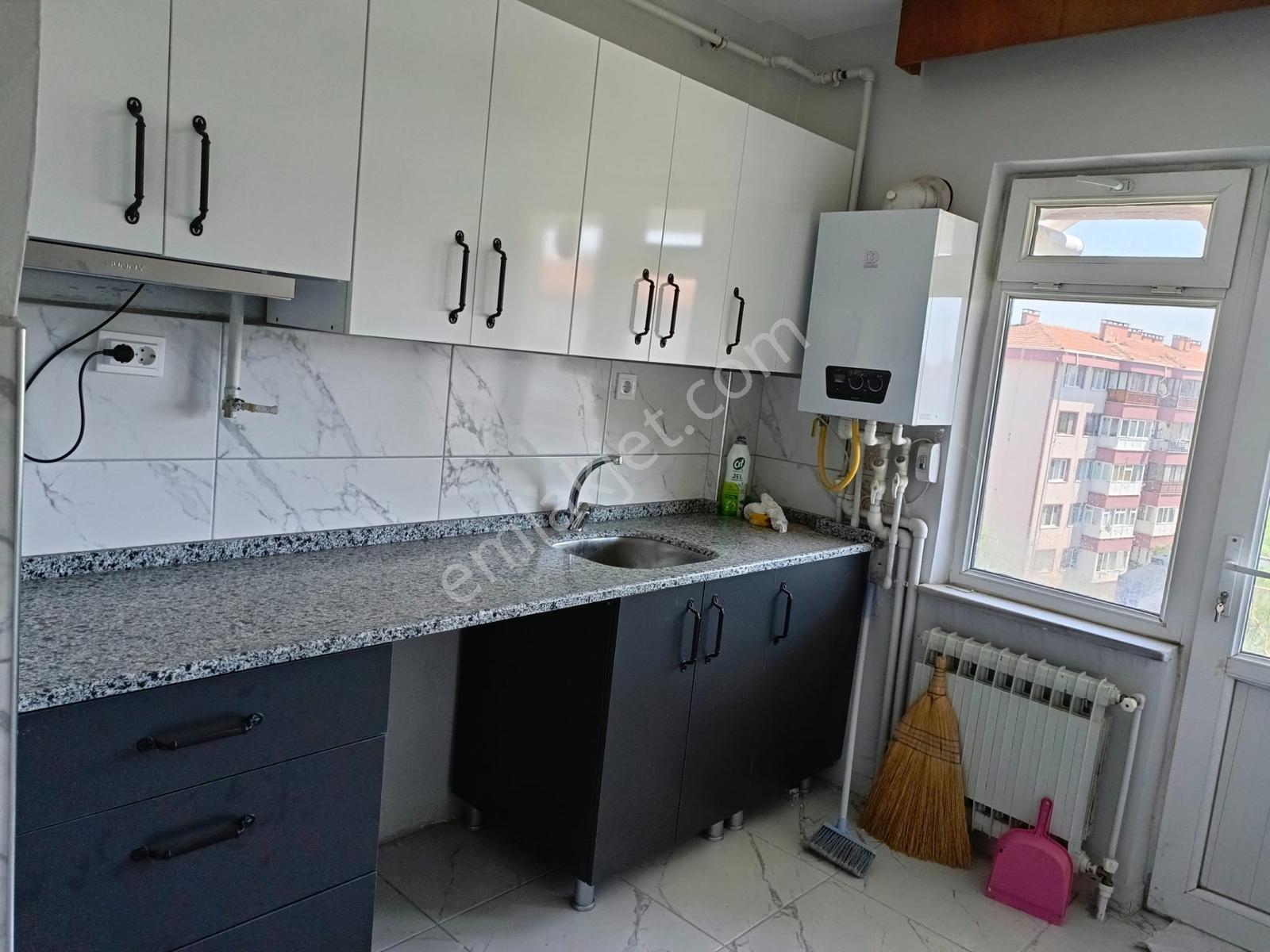 Edirne Merkez Zübeyde Hanımda Kiralık Tadilatlı 3+1 Daire - Görsel 8