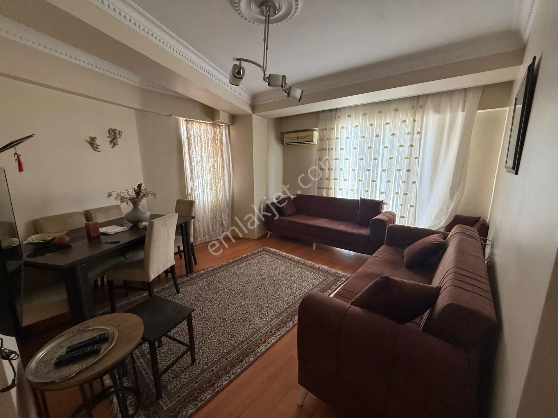 Galeri Caddesinde Otoparklı 3+1 Kiralık Ferah Daire - Görsel 2