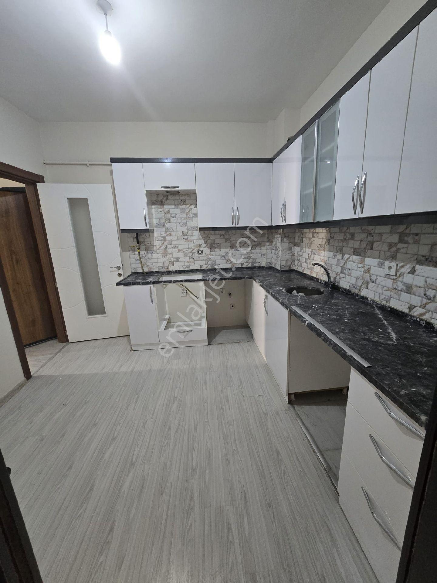 Manisa Yunusemre Muradiyede 2+1 Kapalı Mutfak Kiralık Daire - Görsel 5
