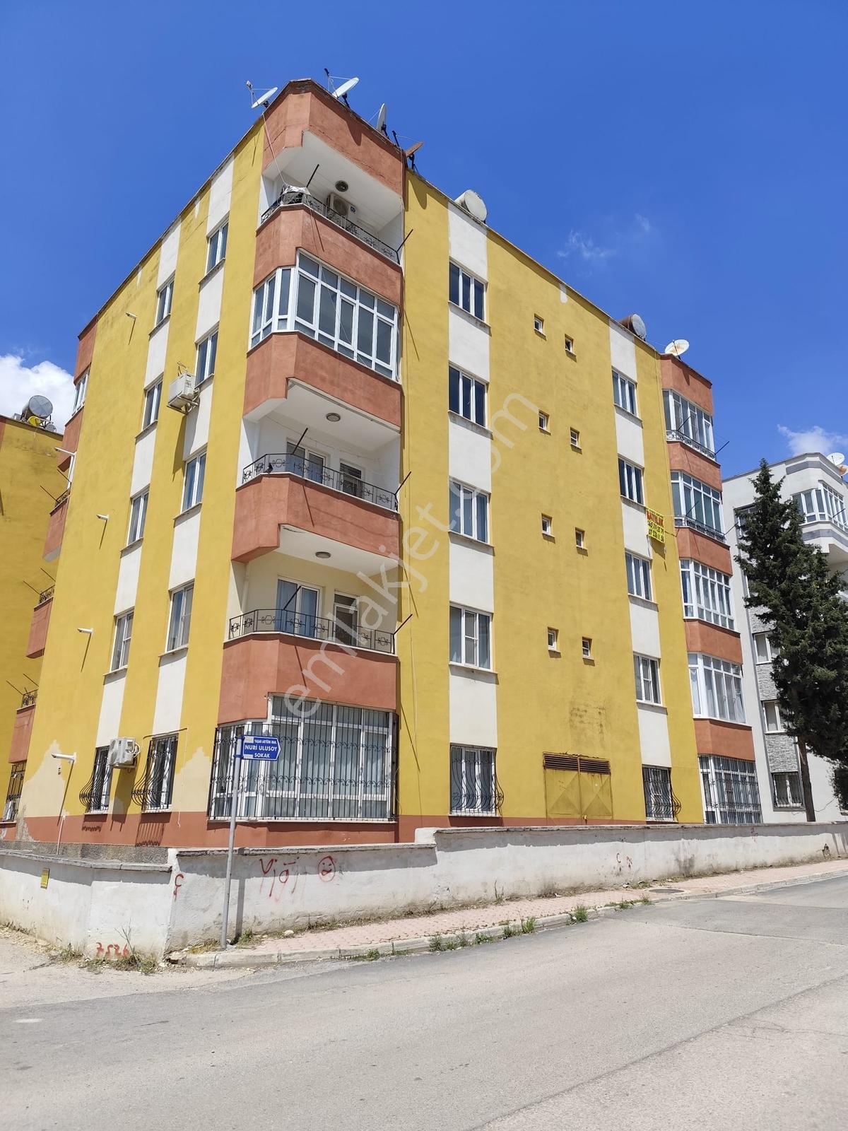 Ayyıldız Emlak'tan Geniş 3+1 Ara Kat Park Çepheli Alpaydın Site