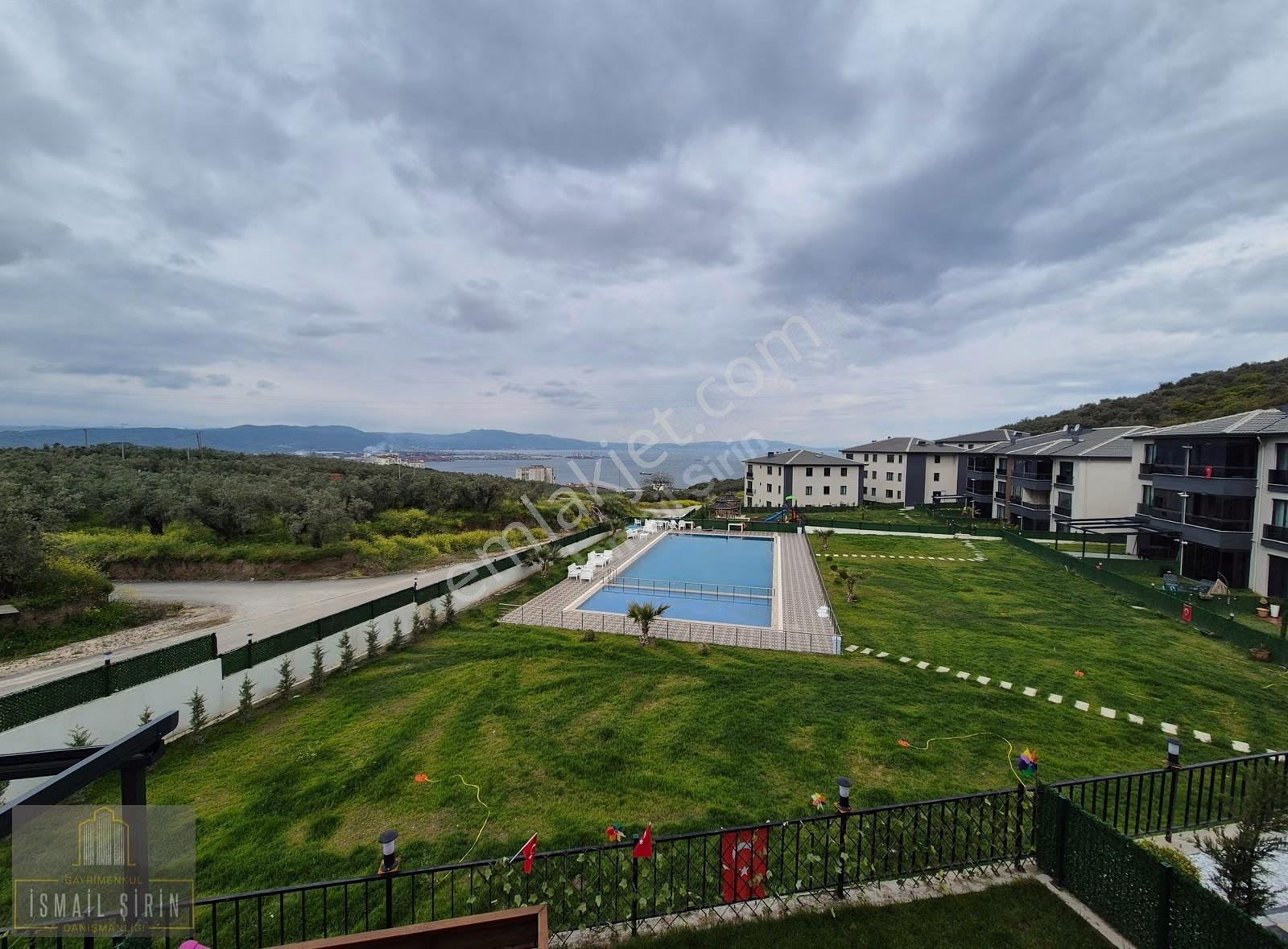 Şirinden Gemlik Cumhuriyet Mah. Manastır Orçe Green'de Deniz Manzaralı Havuzlu 3+1 Daire - Görsel 9
