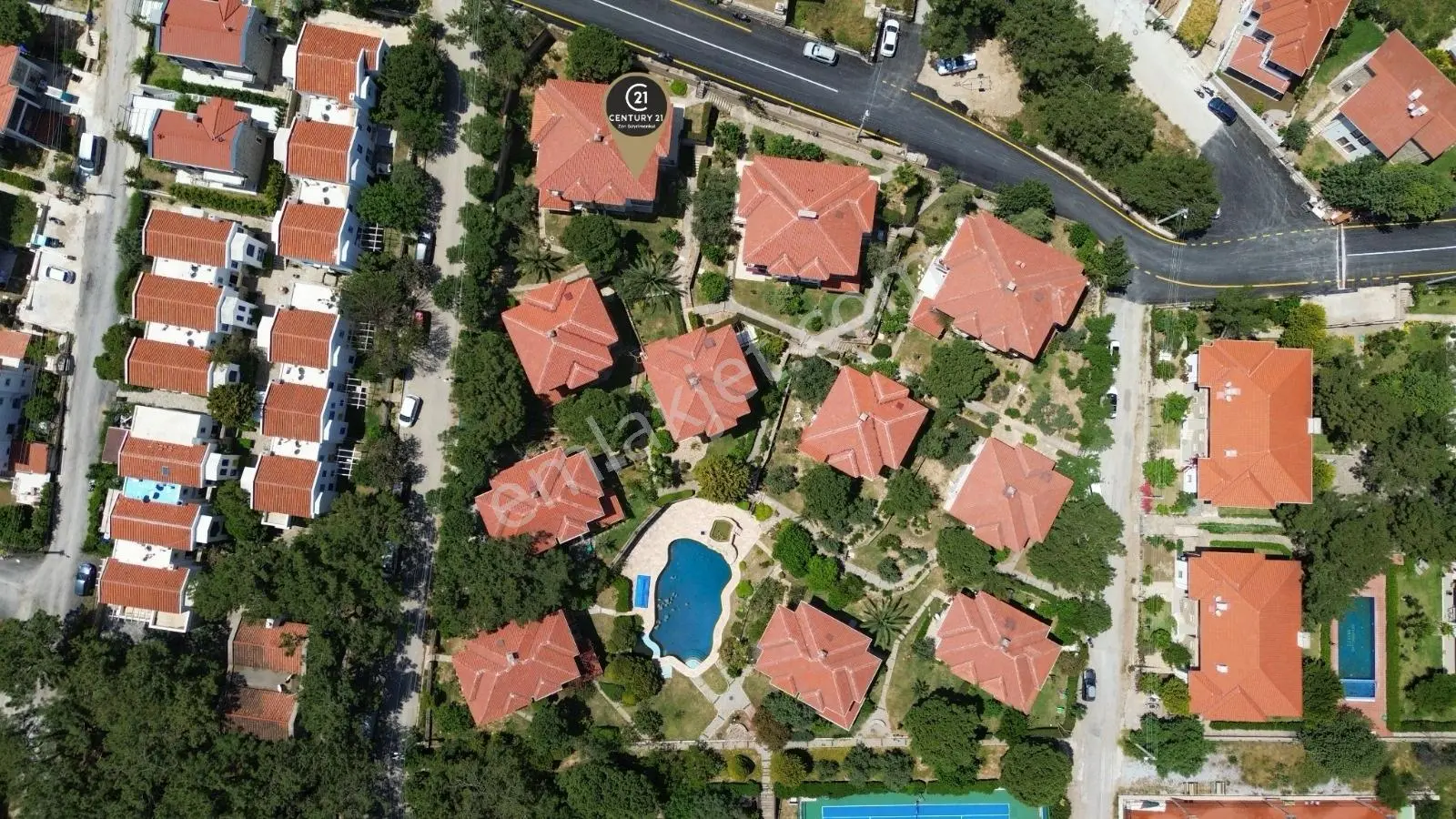 Zeytindalı Çam Evlerinde Havuzlu Site İçinde Satılık 2+1 Daire - Görsel 2
