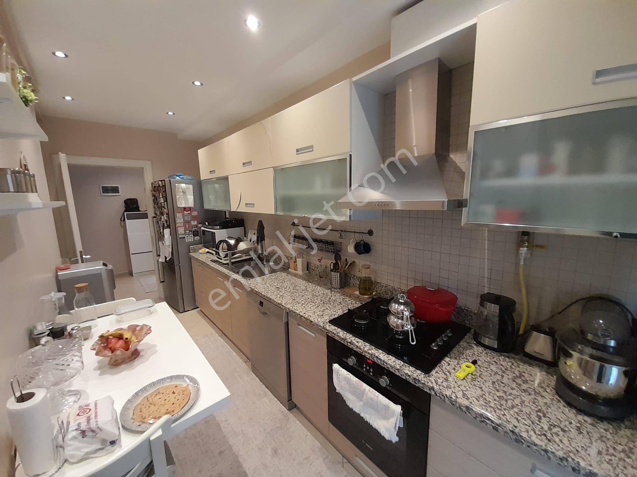 Bakırköy Kartaltepe Zuhuratbaba Cd E Banyolu Kapalı Otoparklı 3+1 Satılık Daire - Görsel 25