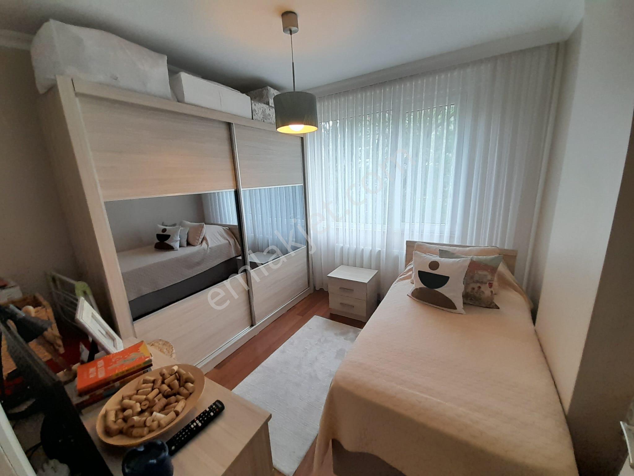 Bakırköy Kartaltepe Zuhuratbaba Cd E Banyolu Kapalı Otoparklı 3+1 Satılık Daire - Görsel 16