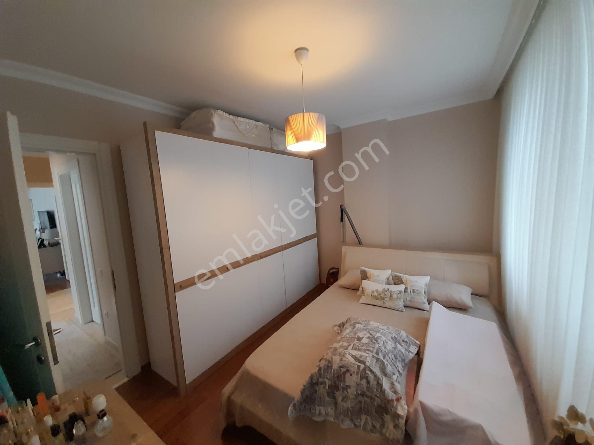 Bakırköy Kartaltepe Zuhuratbaba Cd E Banyolu Kapalı Otoparklı 3+1 Satılık Daire - Görsel 14
