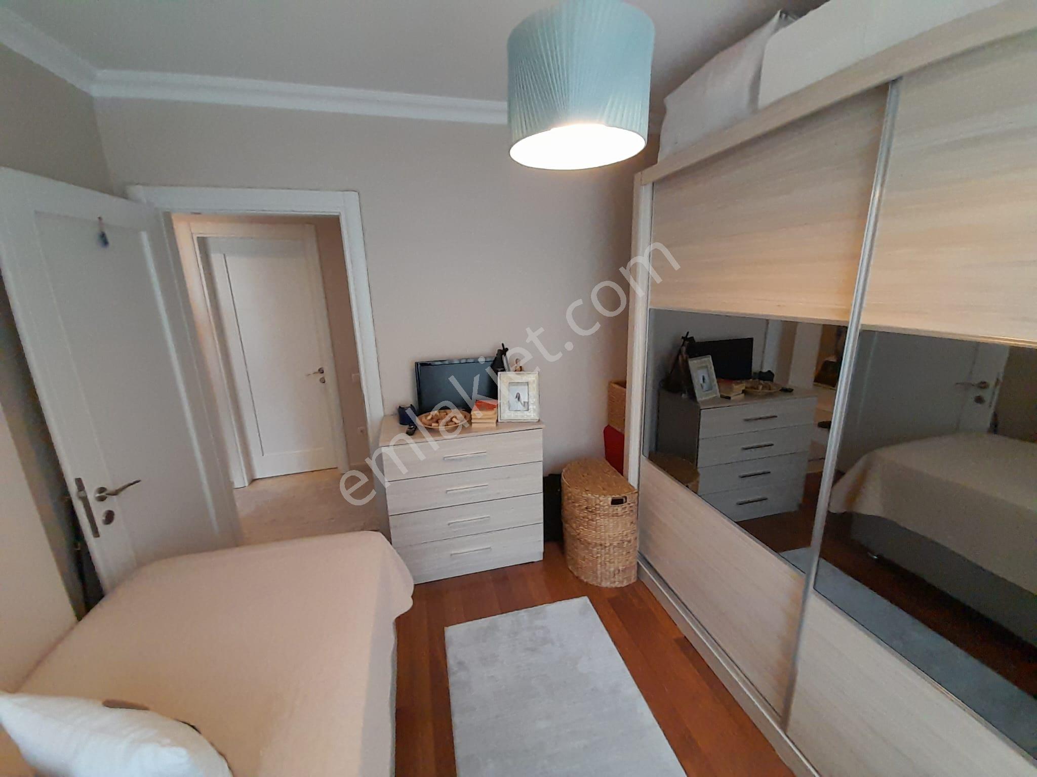 Bakırköy Kartaltepe Zuhuratbaba Cd E Banyolu Kapalı Otoparklı 3+1 Satılık Daire - Görsel 15
