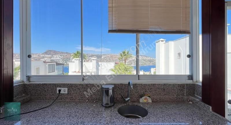 Merkezi Konumda Plajlı Tam Müstakil Manzaralı 3+2 Villa - Görsel 17