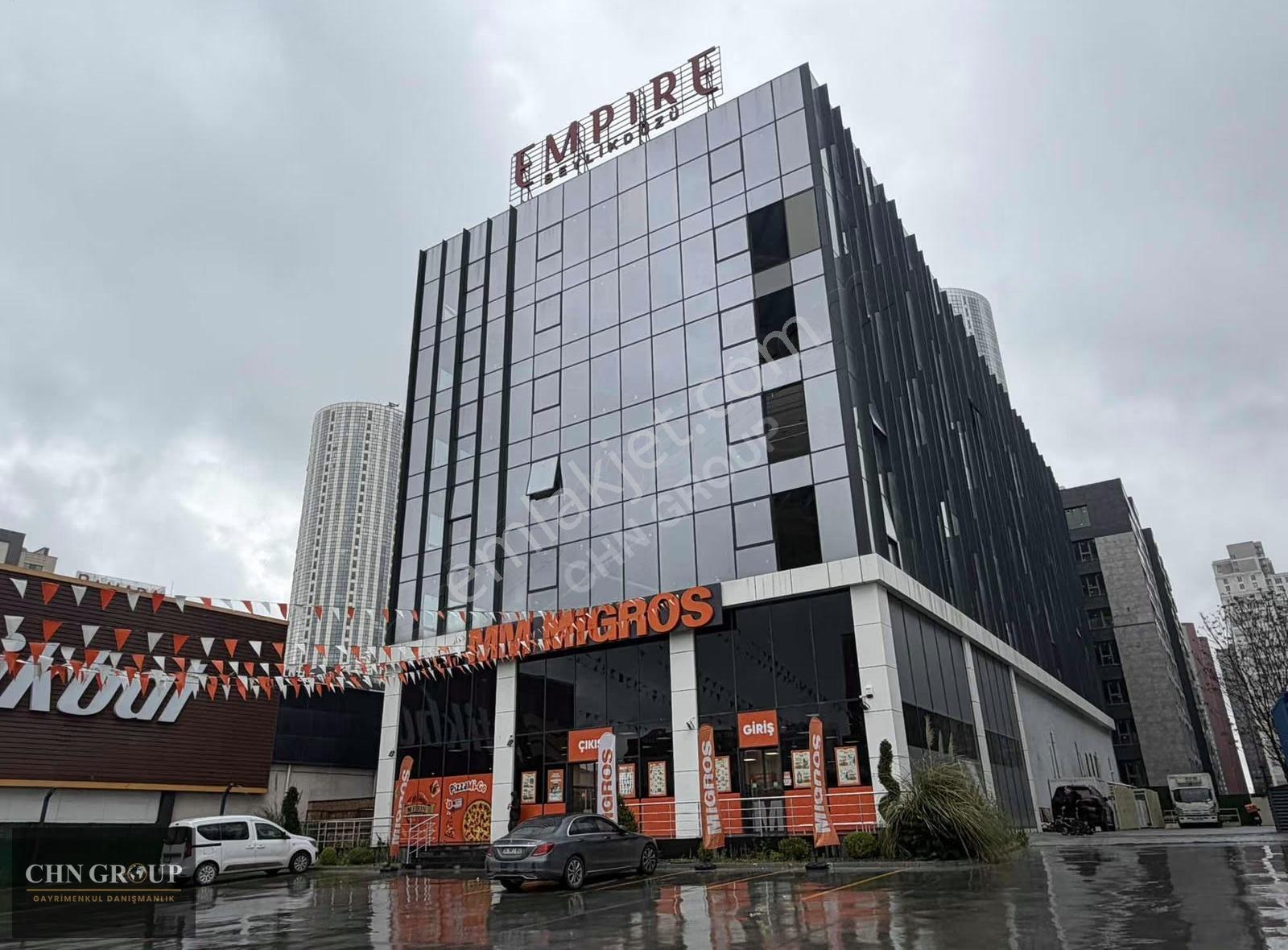 Empire Beylikdüzü E-5 Üzerinde Metrobüs Yanı Kiralık 1+0 Ofis