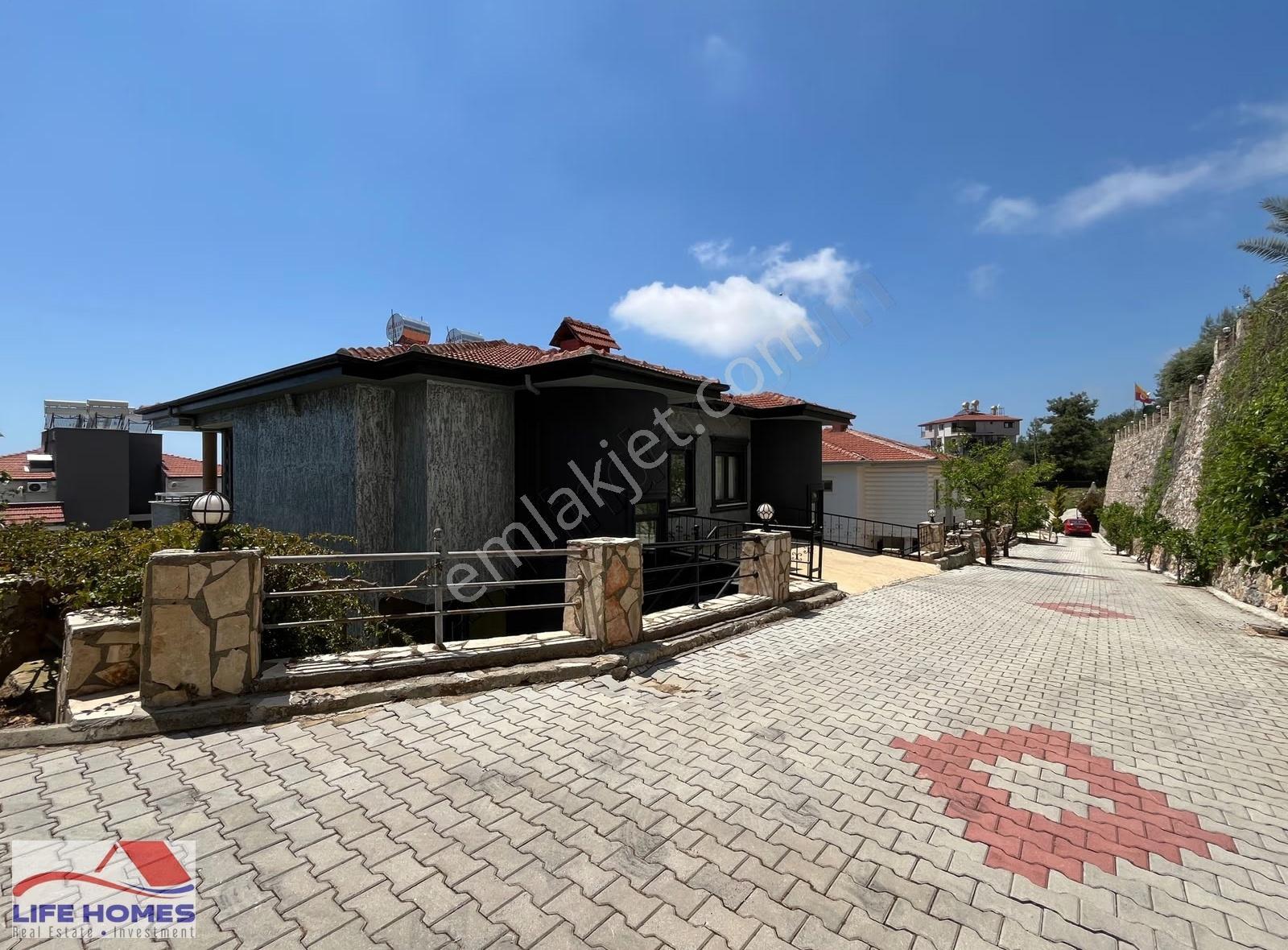 Alanya Bektaş'ta Deniz Manzaralı, Havuzlu Ve Bahçeli İkiz Villa - Görsel 23