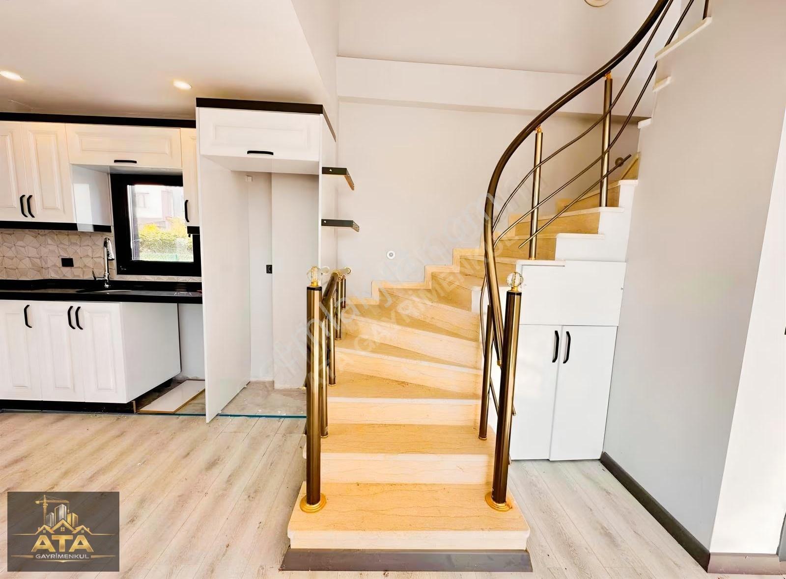 ^꧂merkezi Konumda Geniş Oturumlu Çok Şık Harika Villa..! - Görsel 24