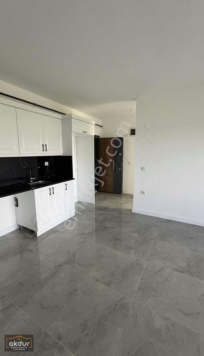 Akdur'dan Tekkeköy'de Kiralık 1+1 Hastane Projesi Yanın'da Daire - Görsel 3