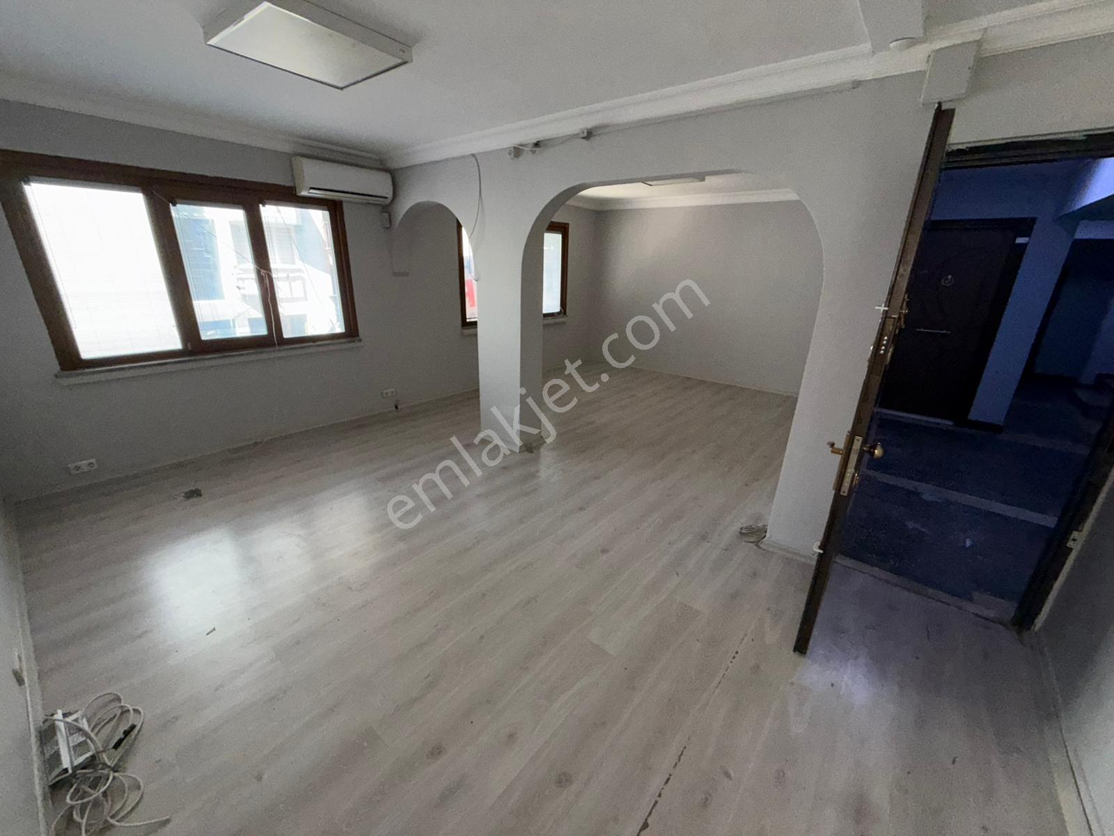 Şirinevler Meydanda 1+1 50 M2 Klimalı 2. Kat Kiralık Ofis - Görsel 3