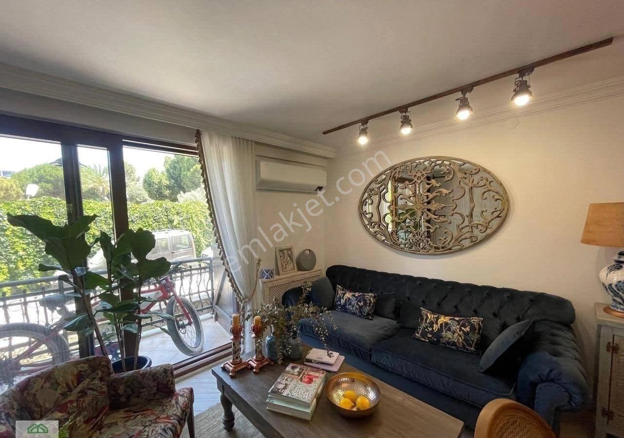 Kuşadası Marina'da 2+1 Eşyalı Satılık Lüx Dublex Daire - Görsel 16
