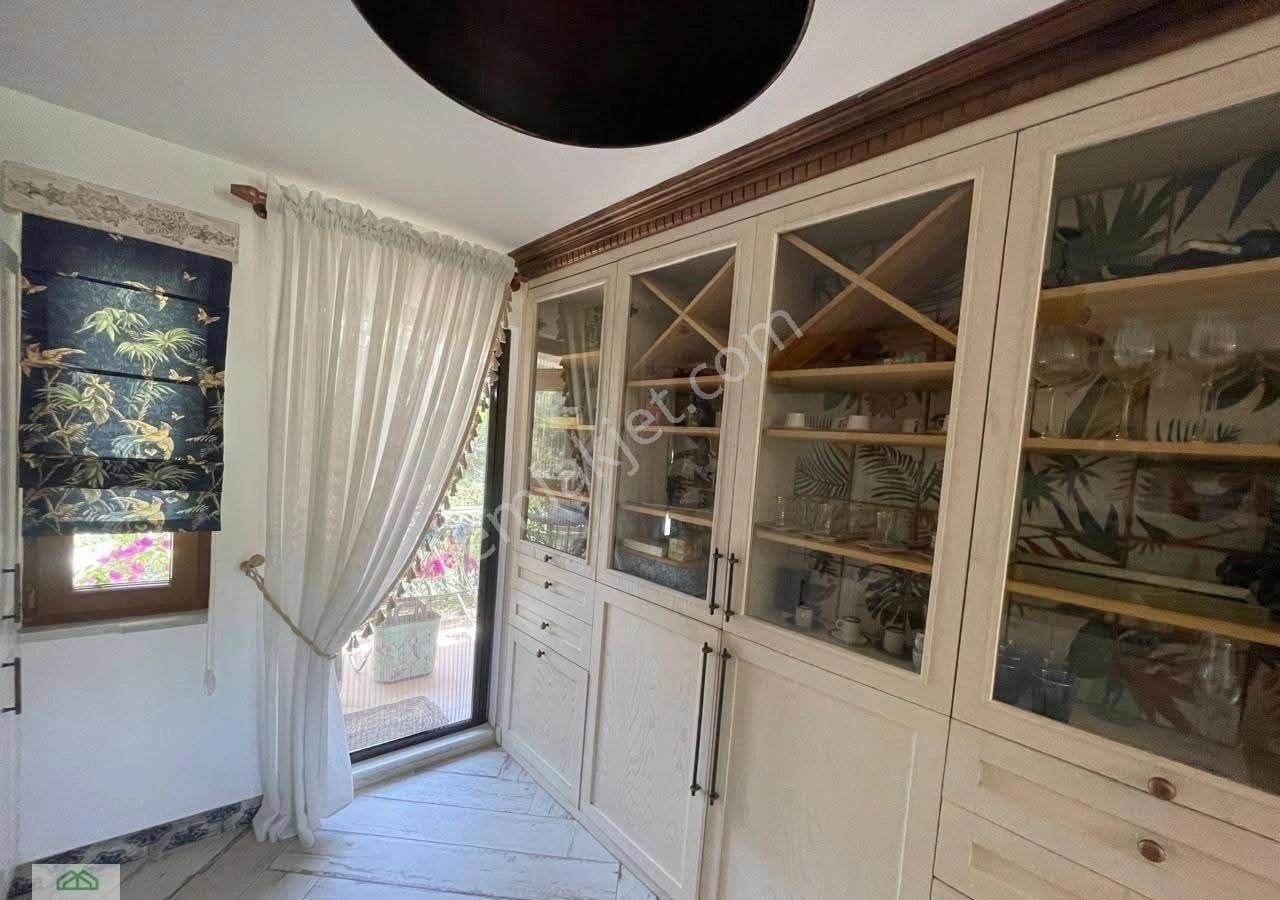 Kuşadası Marina'da 2+1 Eşyalı Satılık Lüx Dublex Daire - Görsel 21