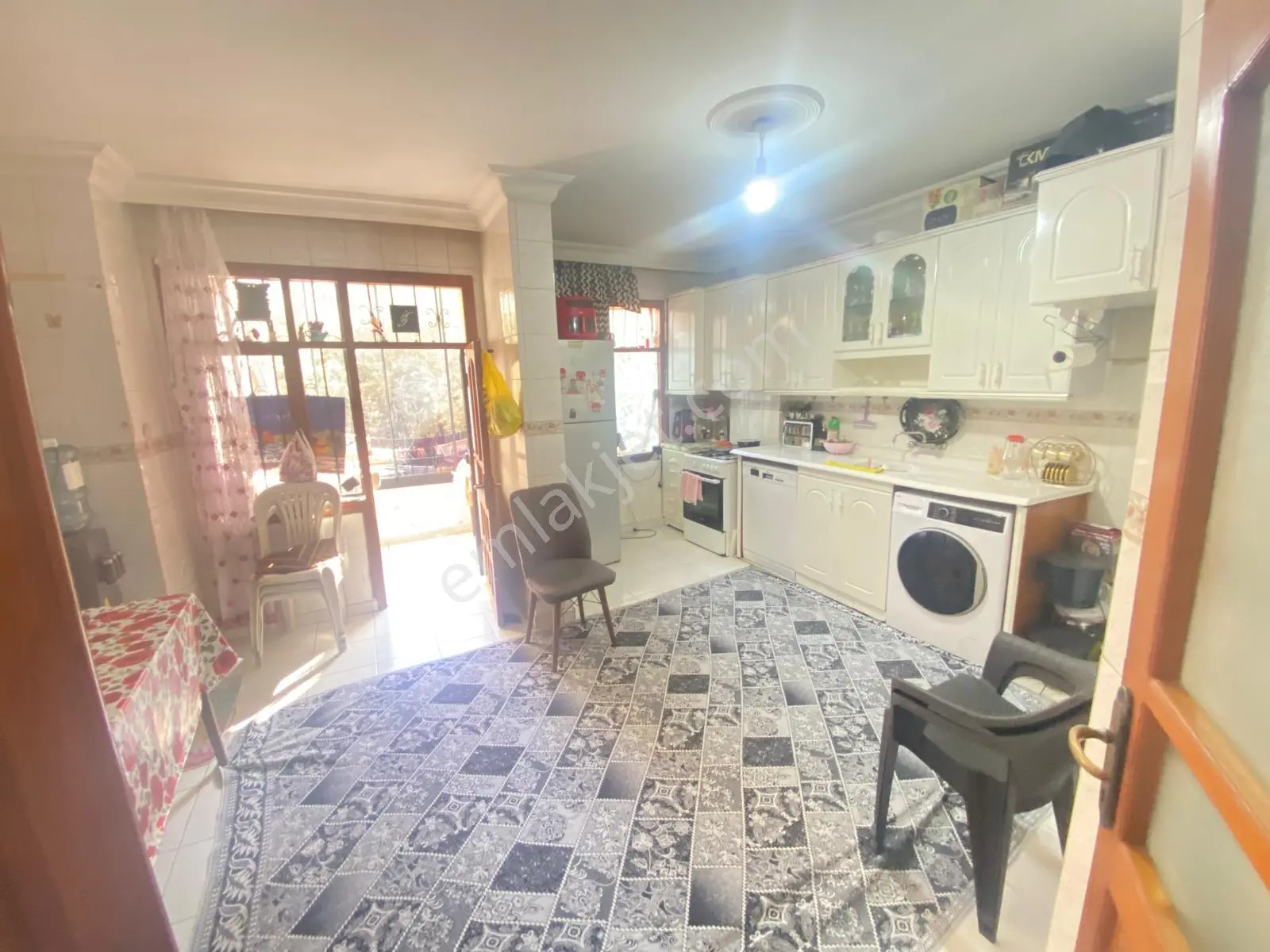 Prestij'den Kiremithane'de Geniş Oturumlu Tertemiz 3+1 Daire - Görsel 2