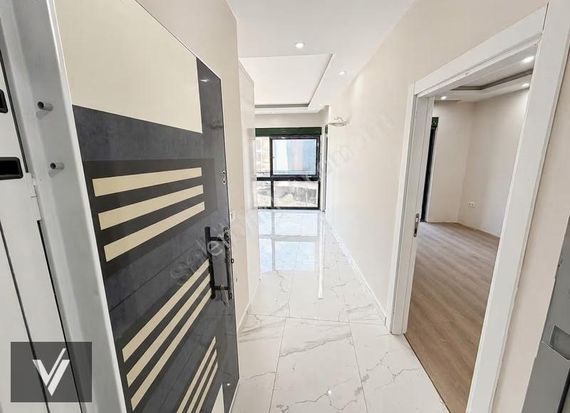Alanya Oba'da Site İçinde, Kapalı Havuzlu 1+1 Daire - Görsel 2