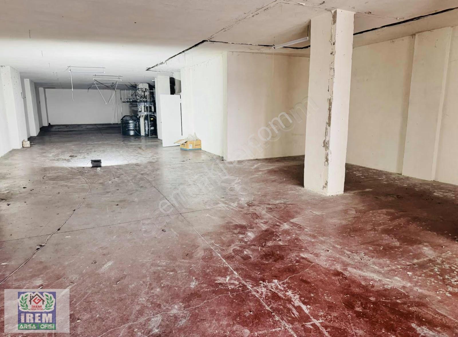 Arnavutköy Merkezde Kiralık Dükkan - Görsel 10