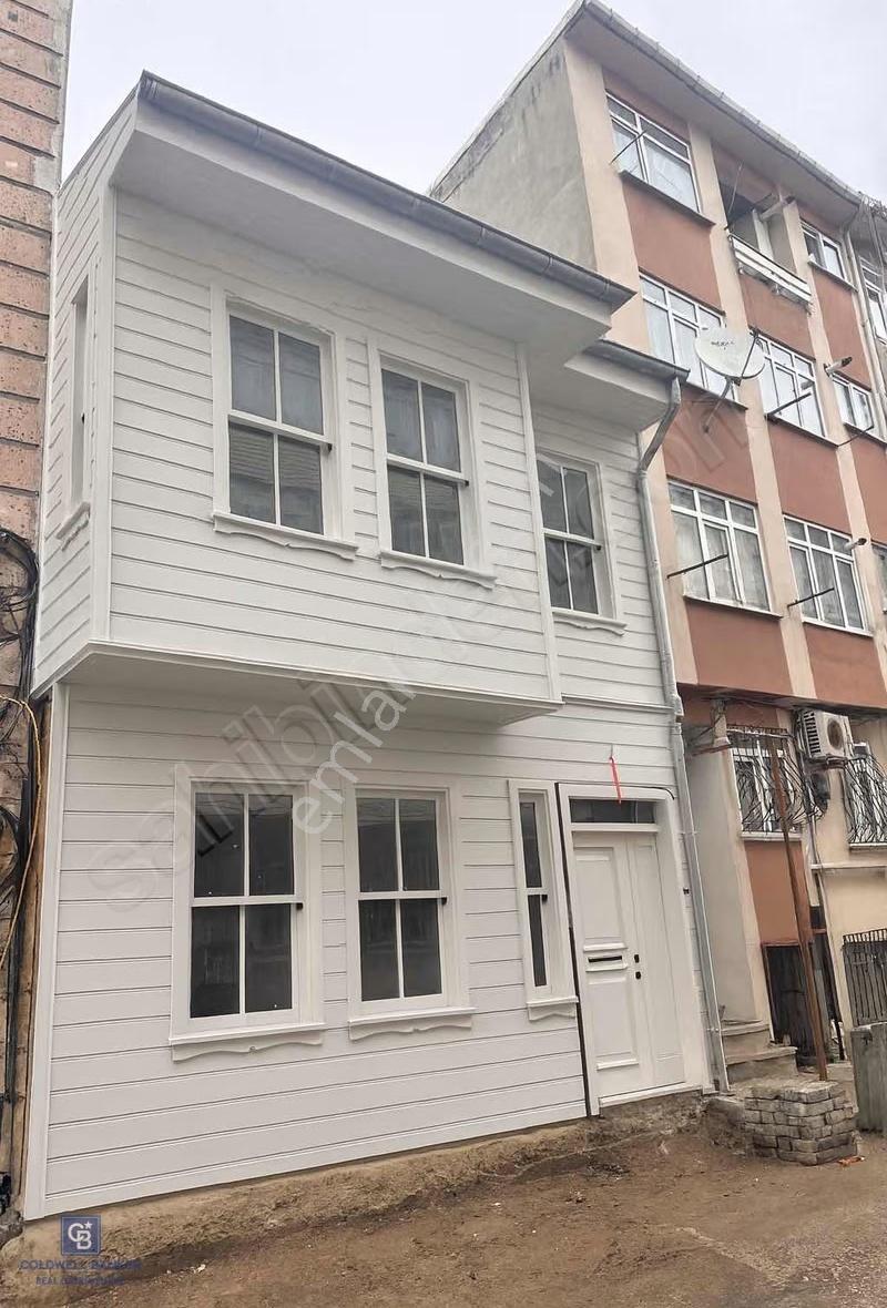Üsküdar Valide-i Atikte Sıfır Bahçe Dubleksi