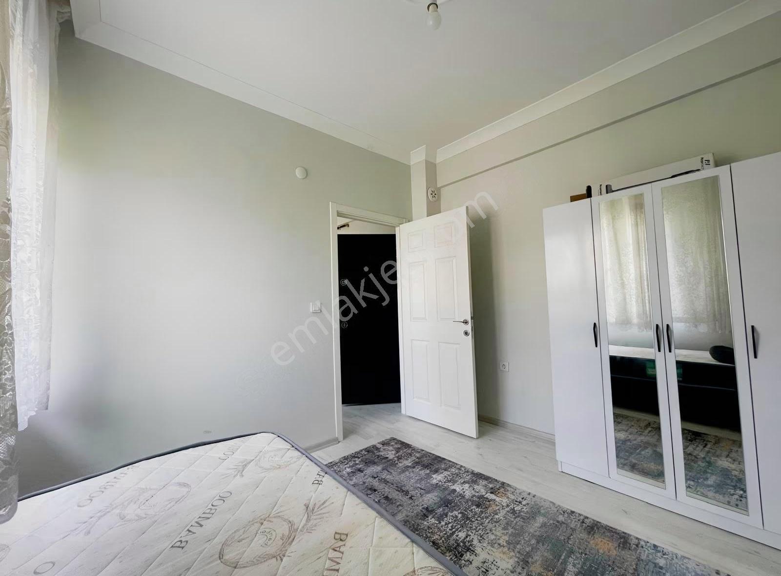 Ram'den Sabri Uğur Parkına 50m. Ara Kat Kiralık Eşyalı 1+1 Daire - Görsel 3