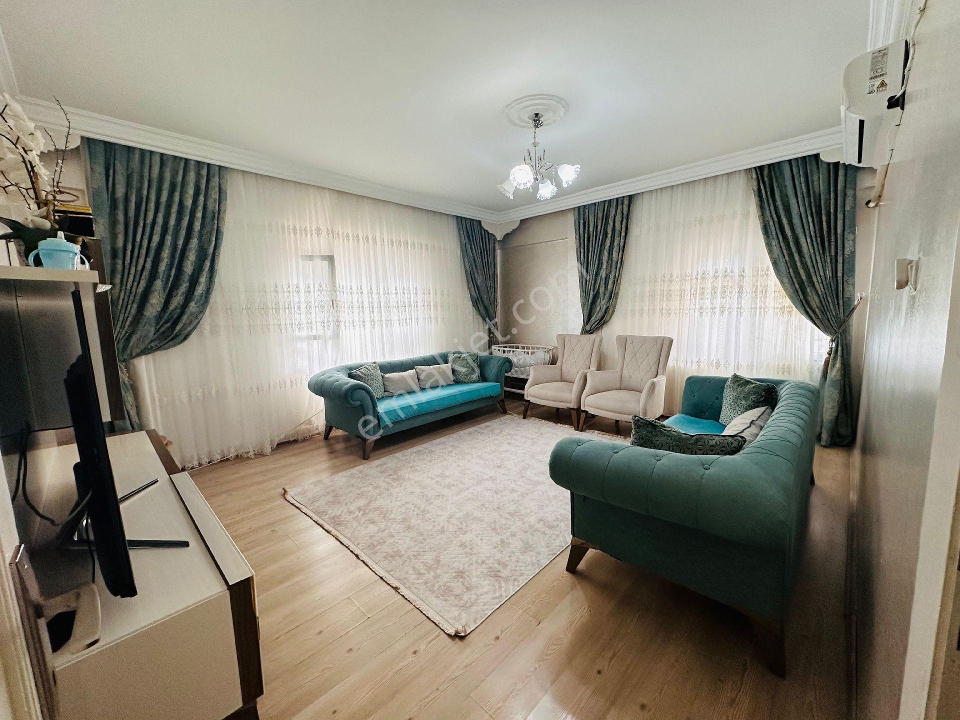 Dinç Emlaktan Satılık 3+1 Ravza Konumlu Emirgan Caddesi