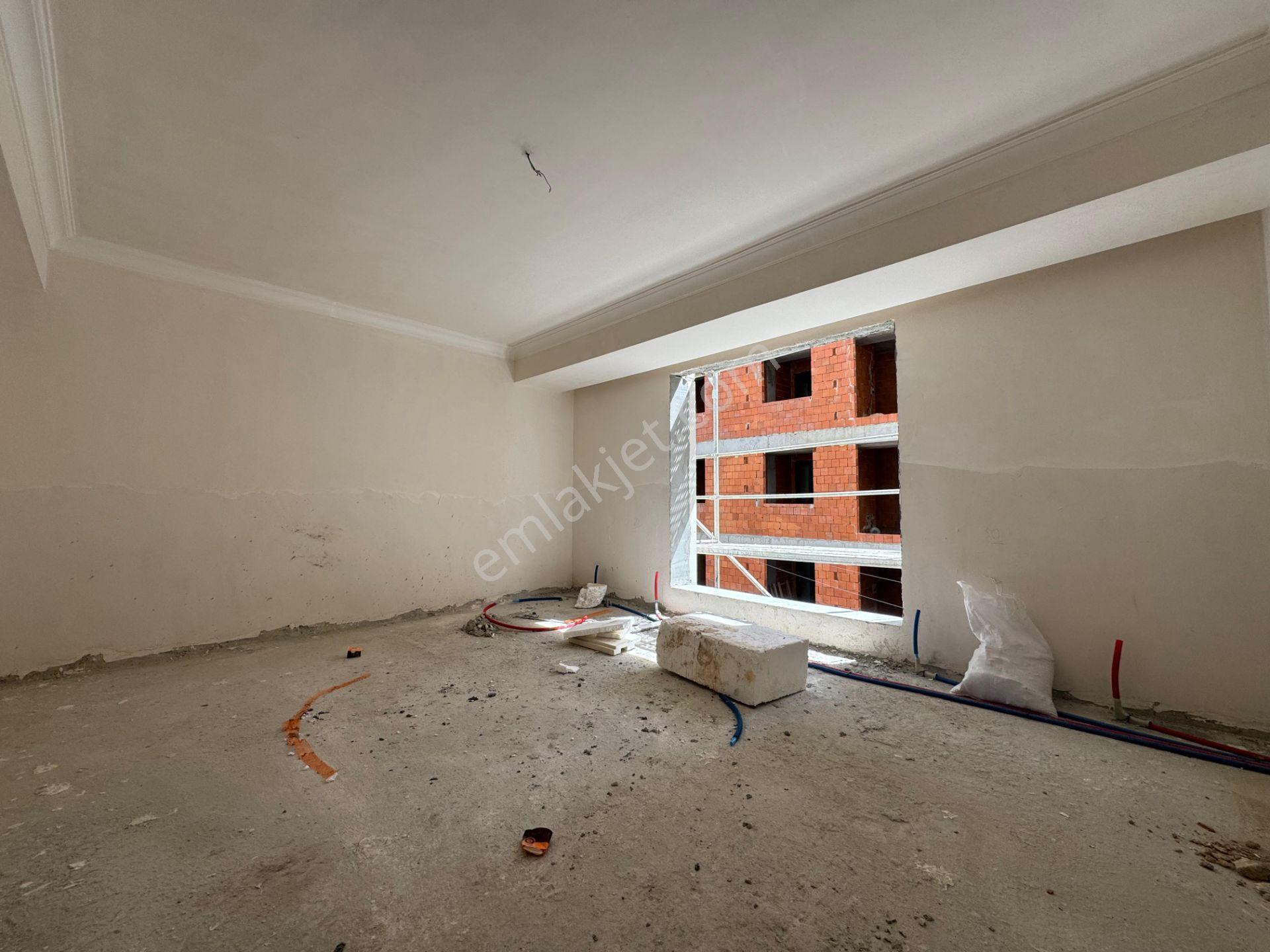 Goldhouse Dan Satılık Cadde Üzeri Da 2+1 Geniş Daire