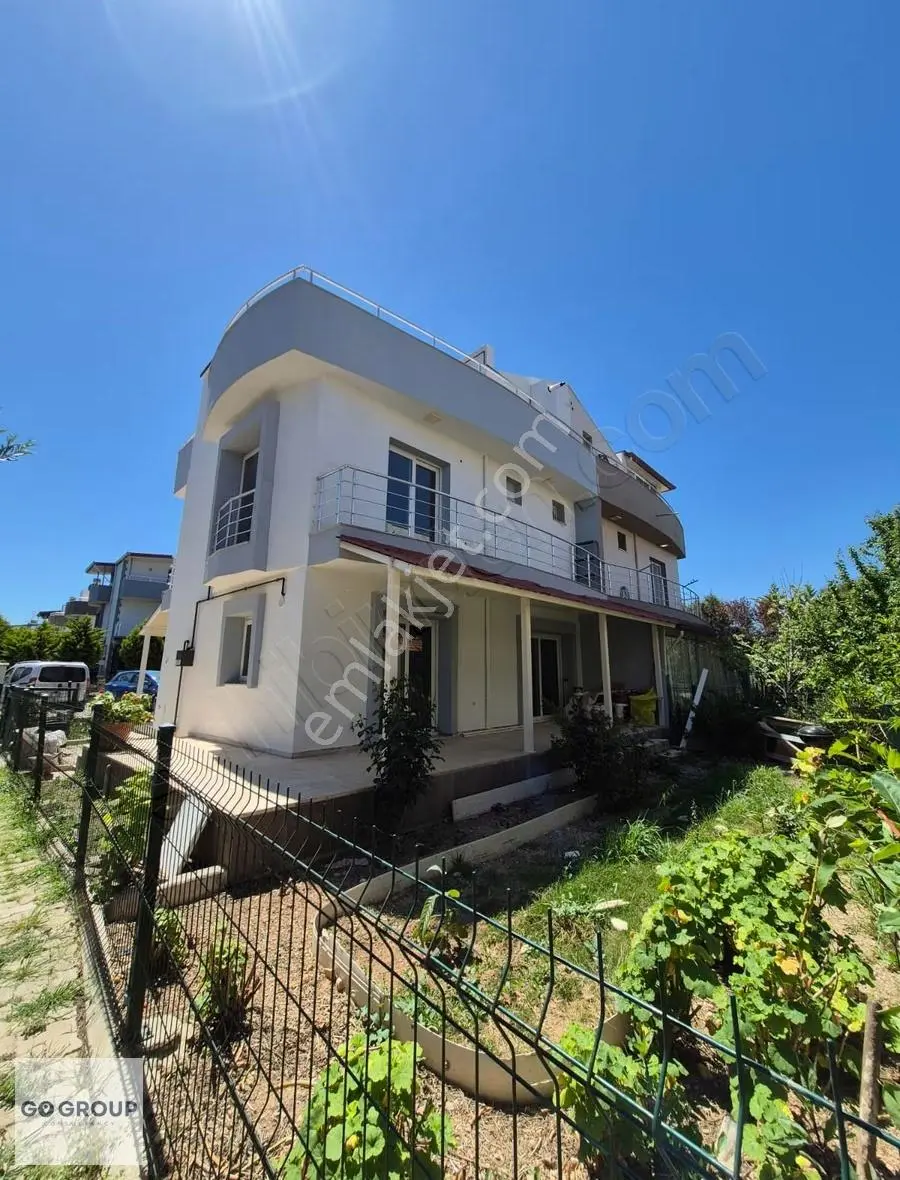 Denize Yürüme Mesafesinde 3+1 Triplex Satılık Villa