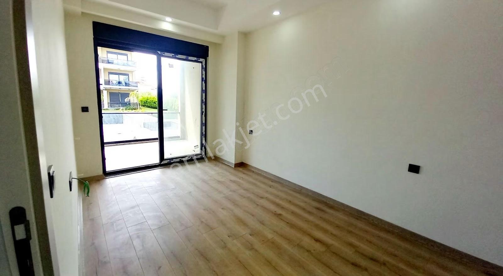 Ilıca Kolej Ve Çarşıya Yakın Havuzlu Lüks Daire Kiralık - Görsel 7