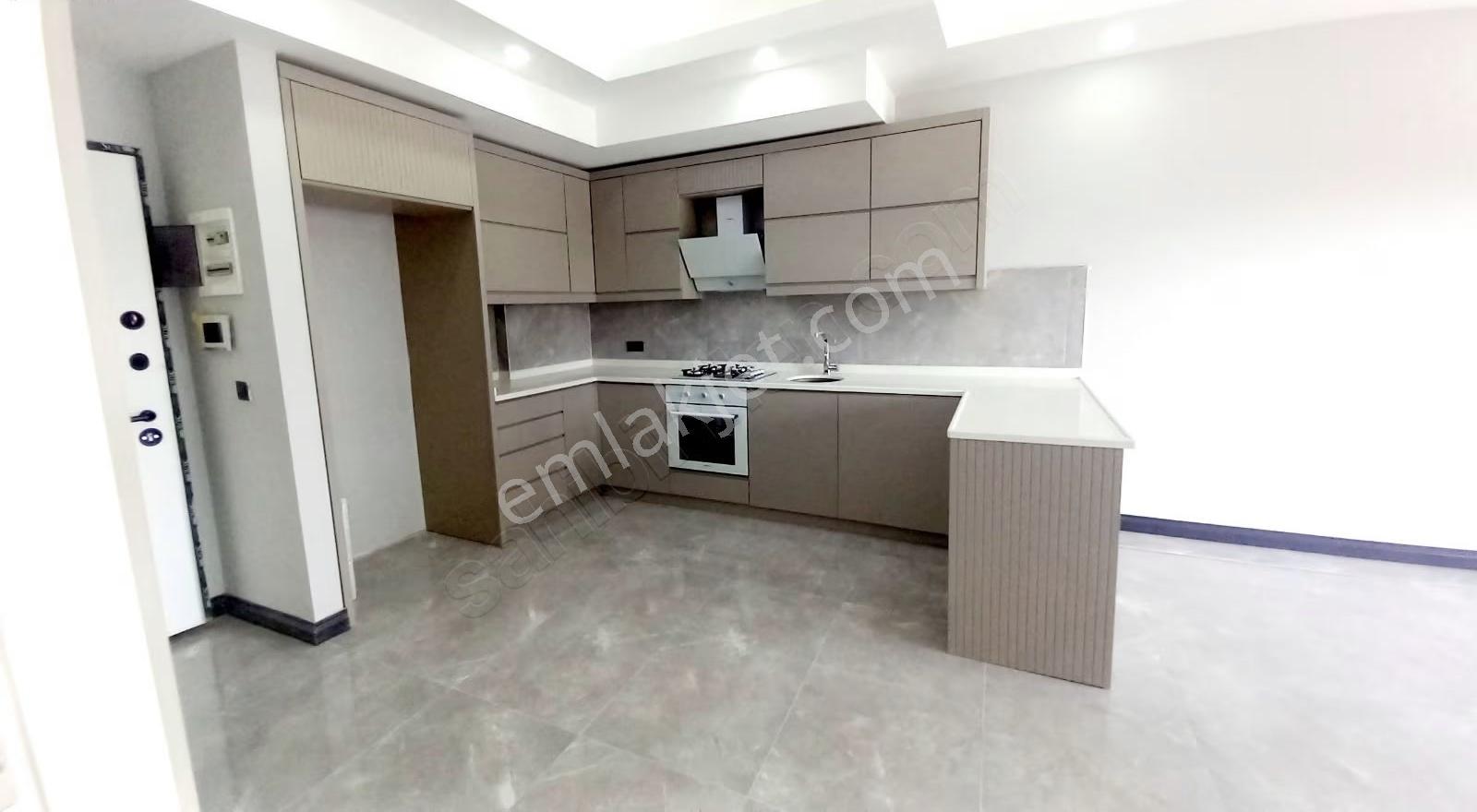 Ilıca Kolej Ve Çarşıya Yakın Havuzlu Lüks Daire Kiralık - Görsel 2