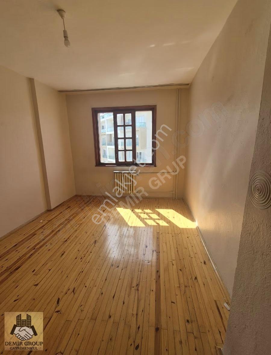 Tramvaya Cephe 2+1 Arakat Asansörlü Kiralık Daire - Görsel 2