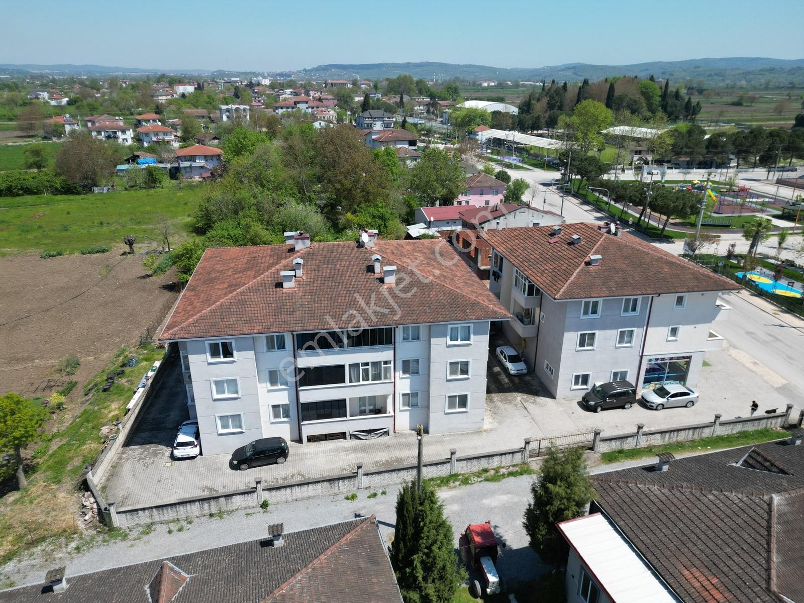 Söğütlü'de Kiralık Cadde Üzeri Arakat Geniş Daire - Görsel 2