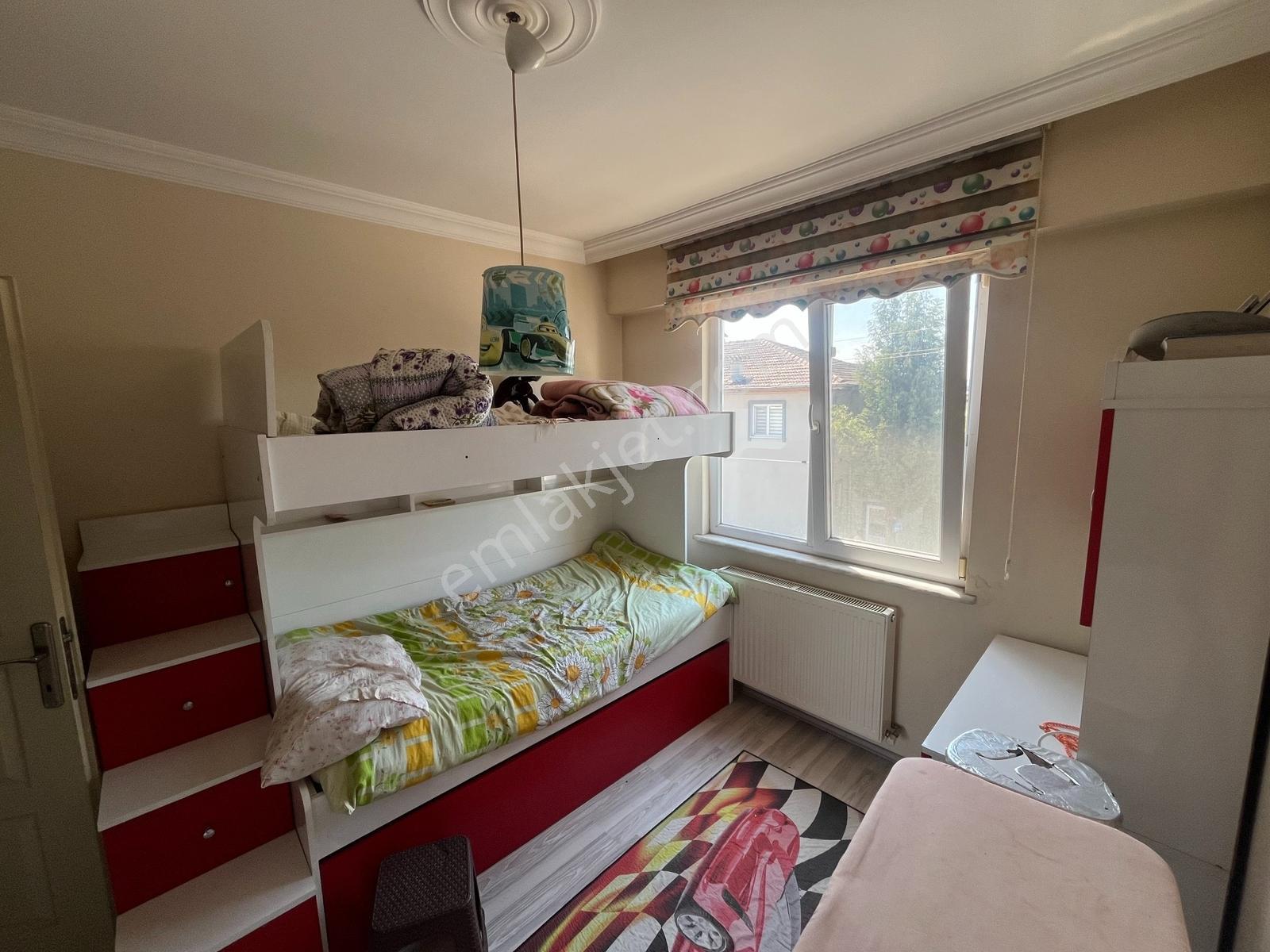 Söğütlü'de Kiralık Cadde Üzeri Arakat Geniş Daire - Görsel 26